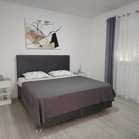 Apartman Toni Zadar Eksteriør billede